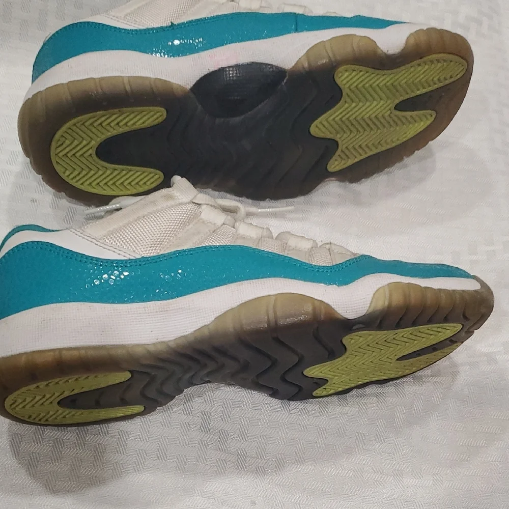 Jordan 11 Retro Low Aqua Safari - Picture 6 of 12
